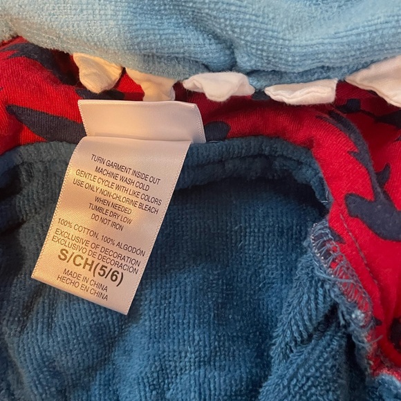 Robes - Picture 3 of 3